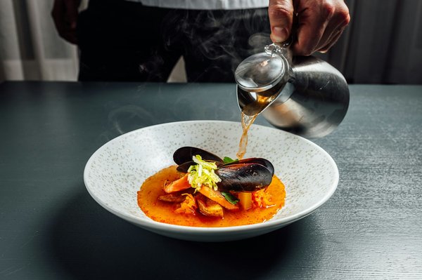 Can You Create a Luxurious Seafood Cioppino with Fresh Shellfish?